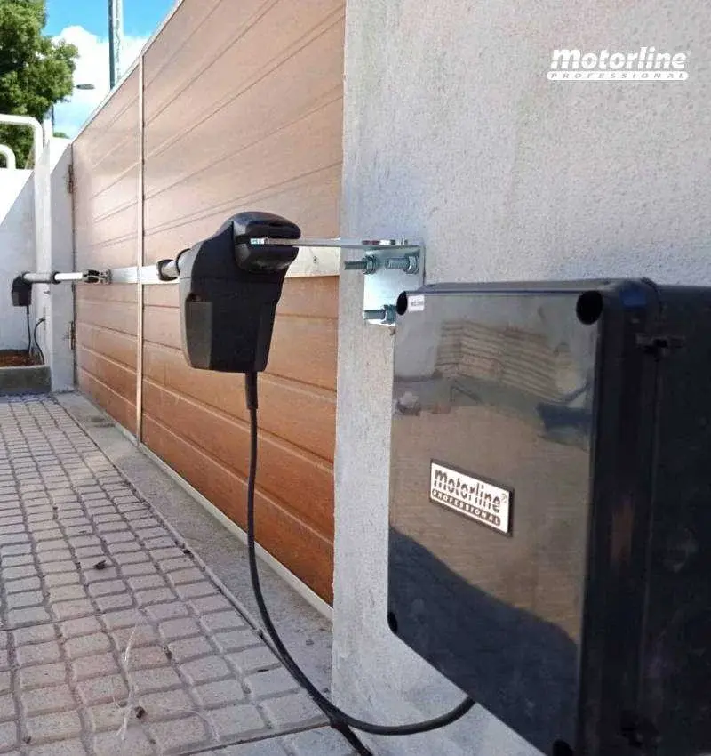 kit-motor-motorline-lince-para-puertas-batientes-de-36m-por-hoja.webp