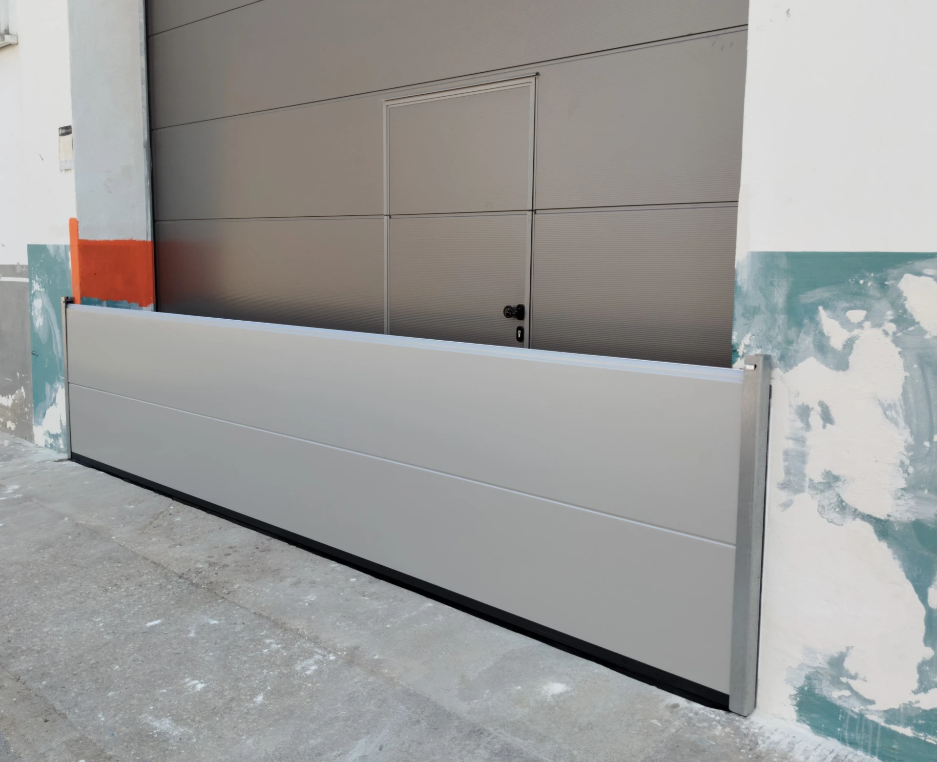 BARRERA ANTIINUNDACIÓN PARA PUERTAS PEATONALES Y DE GARAJE. (ANCHO LONGITUD PUERTA <5000, 500)